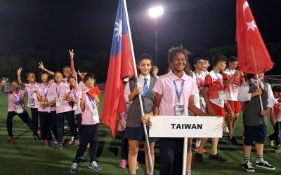 台灣國小女足「勇奪世界冠軍」現場揮舞國旗  堅強實力踢出「超狂戰績」