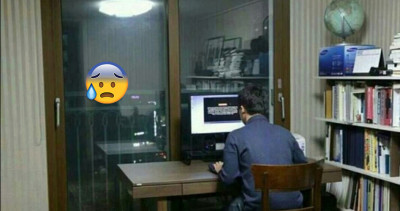一張照片恐怖故事！男子開電腦想偷看壞壞的片，沒想到竟拍到後方「超恐怖畫面」！